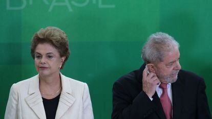 Dilma e Lula durante a posse do ex-presidente como Ministro da Casa Civil.