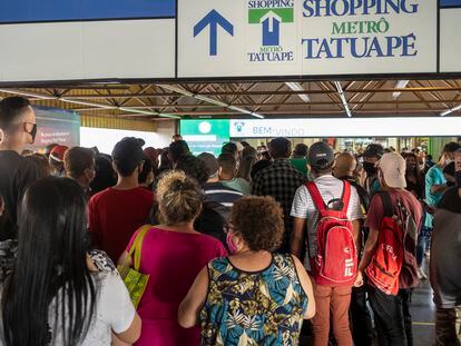 Shopping Tatuapé teve fila com mais de 200 pessoas à espera da reabertura nesta quinta-feira, 11 de junho.