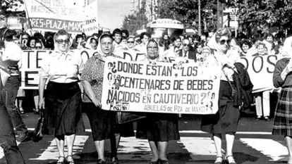 Grupo de Avós marcha com as Mães em maio de 1982