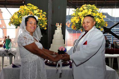 Casal em cerim&ocirc;nia no Rio. / Clarice Castro/ GERJ 
