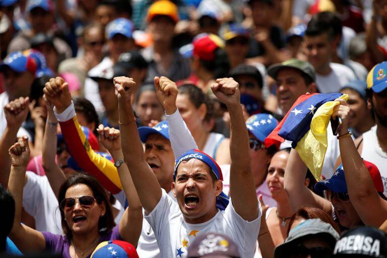 Manifestantes da oposição em um protesto em Caracas.