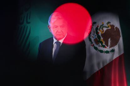 López Obrador no Palácio Nacional do México em maio.
