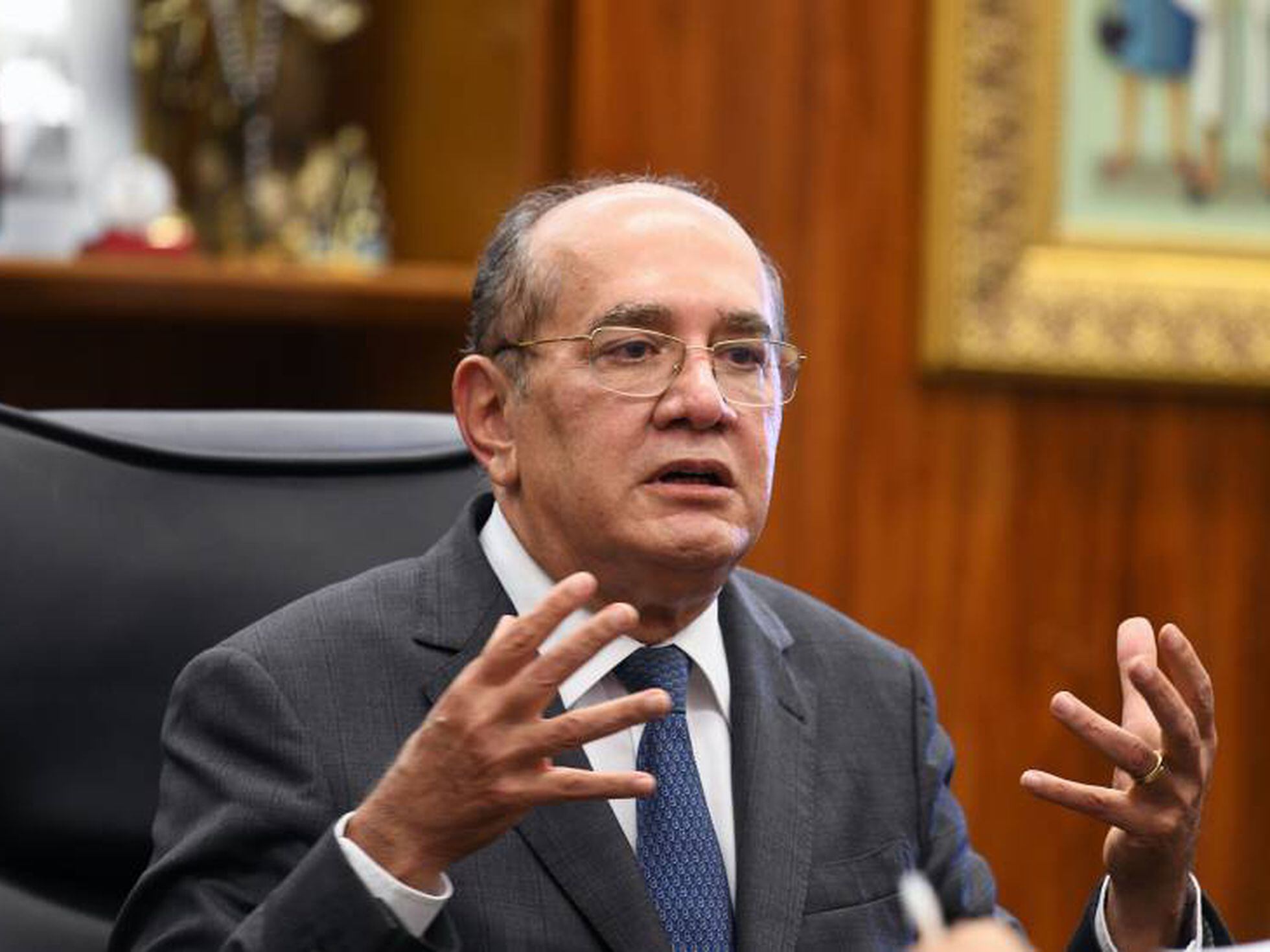 Ministro do STF ouve coro de fora Gilmar durante voo; veja o