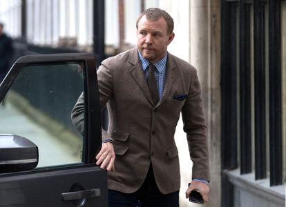 O diretor Guy Ritchie chega ao tribunal de Londres, na última quinta-feira