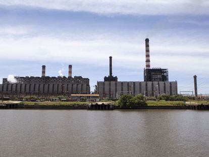 Usina termoeléctrica em Buenos Aires.