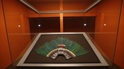 O penacho de Montezuma, exposto no Museu Etnográfico de Viena, em uma imagem de arquivo.