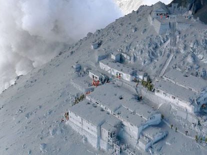 Refúgio de montanha coberto por cinza do vulcão Ontake. REUTERS/ ATLAS