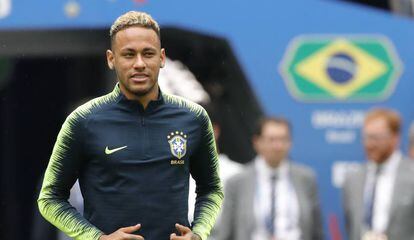 Neymar, apesar de preservado em dois dias de treino na semana, está confirmado no jogo.