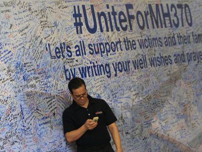 Muro de mensagens para o MH370.