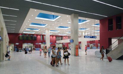 Terminal de embarque do aeroporto de Chania.