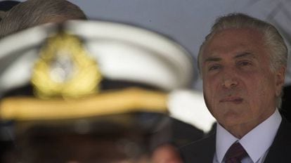 O presidente do Brasil, Michel Temer, acossado por denúncias e investigações criminais