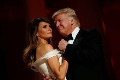 Donald Trump dança com a esposa, Melania.