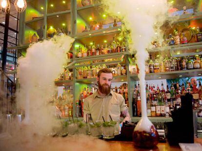 O balcão do The Alchemist, em Londres.