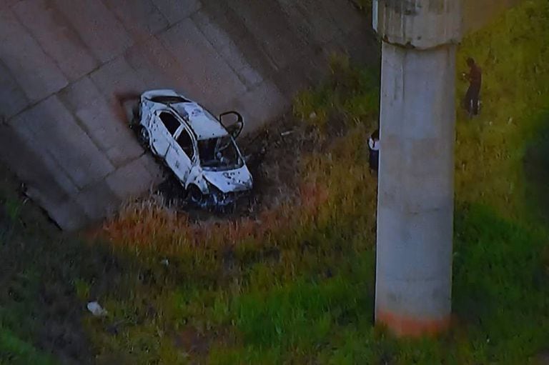 Imagem do carro do embaixador mostrada pela TV Globo.