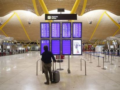 Interior do terminal 4 do aeroporto de Barajas, em Madri.