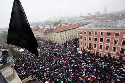 Manifestação da ‘segunda-feira negra’ em Varsóvia, em outubro de 2016.