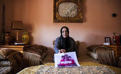 Hafida, mãe de um combatente do ISIS falecido na Síria, reclama que lhe devolvam a seus netos que estão em um campo de retenção para jihadistas.