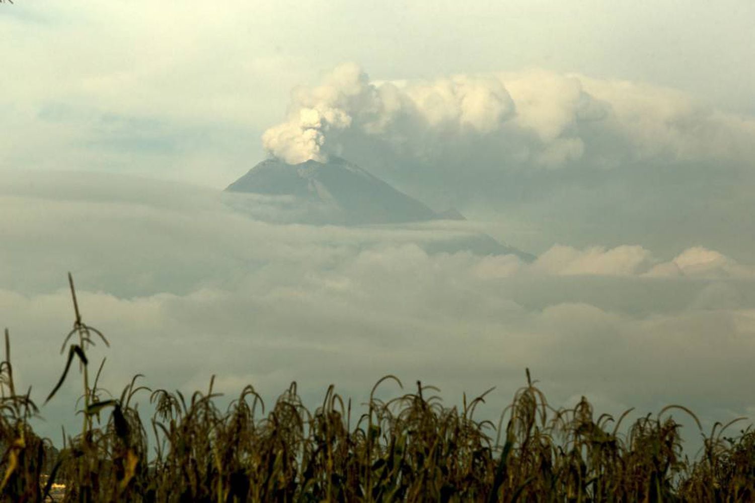 O vulcão Popocatépetl, em 27 de setembro de 2017.