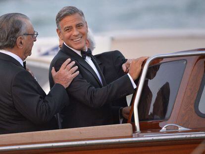 George Clooney deixa o hotel Cipriani depois do coquetel.