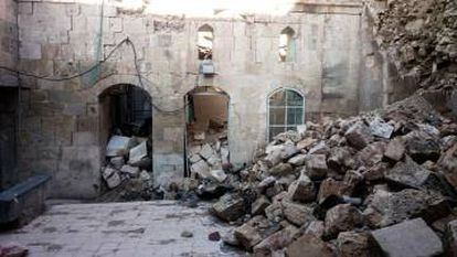 Edifício em ruínas em Aleppo Oriental.