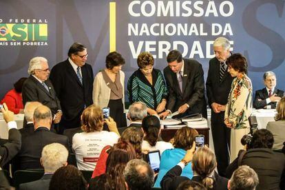 Relatório final da Comissão Nacional da Verdade entregue à então presidenta Dilma Rousseff em 2014 apontou 377 pessoas responsáveis por crimes na ditadura.