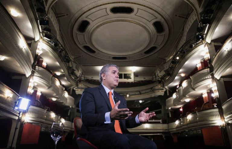 O presidente eleito da Colômbia, Iván Duque, durante entrevista na segunda-feira no Teatro Alcázar, em Madri.