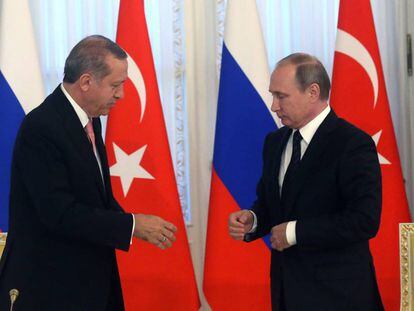 Erdogan e Putin, na terça-feira, dia 9 de agosto, em São Petersburgo.