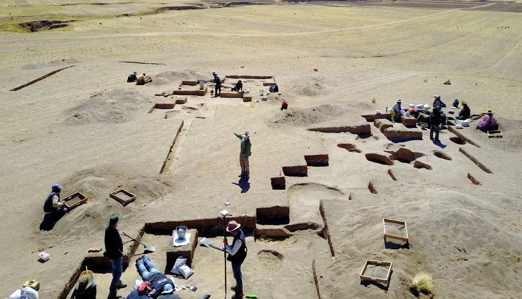 Vista da jazida arqueológica de Wilamaya Patjxa, nos Andes peruanos, onde foram encontrados os restos da caçadora.
