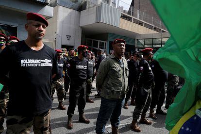 Militares da reserva participam de manifestação em apoio ao presidente Bolsonaro na avenida Paulista, em 1º de maio deste ano.