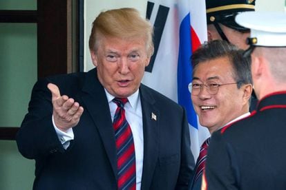 Donald Trump nesta terça-feira na Casa Branca, junto com o presidente sul-coreano, Moon Jae-in