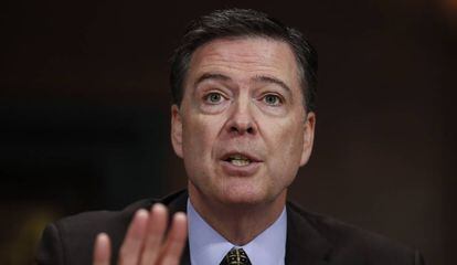 James Comey durante depoimento.