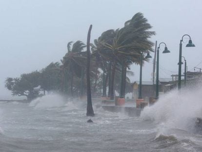 O furacão Irma atinge Fajardo, em Porto Rico