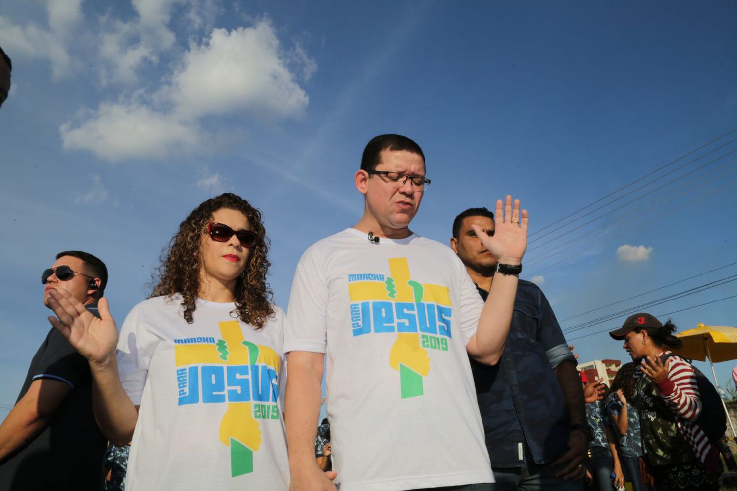 O governador de Rondônia, Marcos Rocha, e sua mulher e secretária de Estado da Assistência e do Desenvolvimento Social, Liana Silva de Almeida Lima, na Marcha para Jesus 2019.