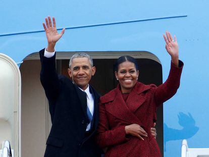 Barack e Michelle Obama se despedem.