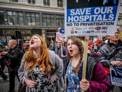 Protesto em defesa da saúde pública, em Londres.