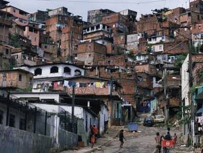 Favela na periferia de Salvador, Bahia.