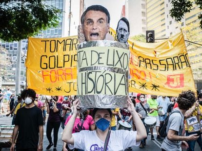 Manifestantes anti-Bolsonaro protestam nas ruas de Belo Horizonte no dia 7 de setembro.