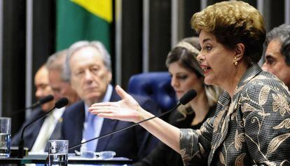Presidenta afastada Dilma Rousseff se defende no Senado.