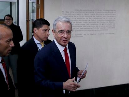 Álvaro Uribe chega à Corte Suprema de Justiça, em 8 de outubro de 2019.