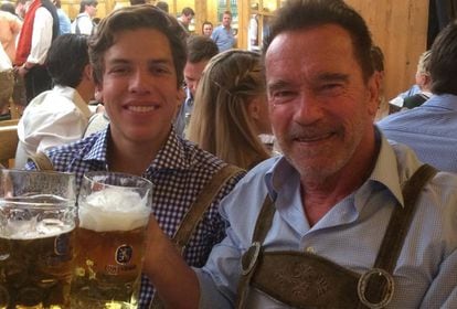 Joseph Baena e Arnold Schwarzenegger em Munique.