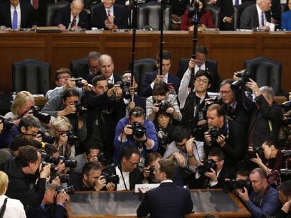 Mark Zuckerberg antes de comparecer a uma audiência no Senado.