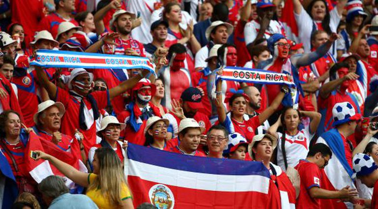 Os torcedores da Costa Rica na partida contra a Holanda.