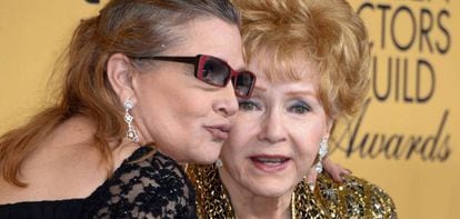 O falecimento de Carrie Fisher e Debbie Reynolds emocionou o mundo do cinema.