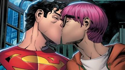 Jon Kent, filho de Clark Kent e Lois Lane, beija seu namorado, Jay Nakamura, na nova HQ. DC COMICS