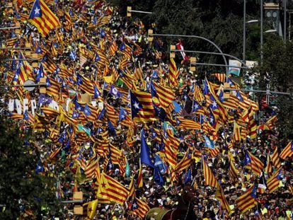 Milhares de pessoas se concentram em Barcelona pela Diada (Dia da Catalunha).