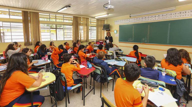 Alunos em uma sala de aula.