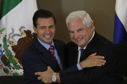 Peña Nieto e Ricardo Martinelli durante o Fórum Econômico.