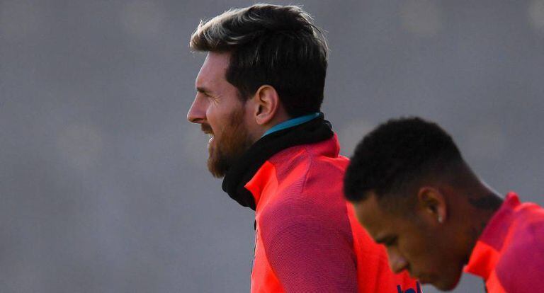 Messi e Neymar em preparação para o clássico.
