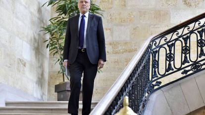 Juppé, pouco antes do seu pronunciamento desta segunda.