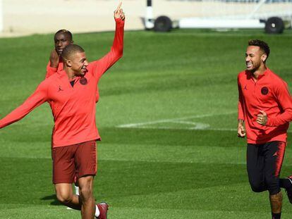 Mbappé e Neymar treinam para enfrentar o Liverpool.